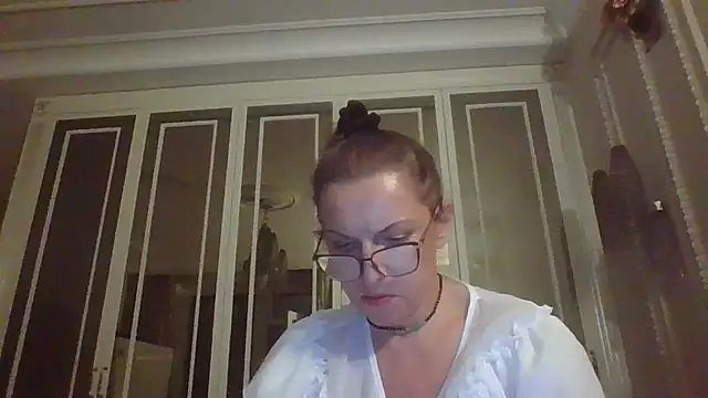 Eva Glad online show from November 8, 8:58 pm