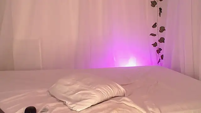 Belladonna lips online show from July 10, 1:06 am