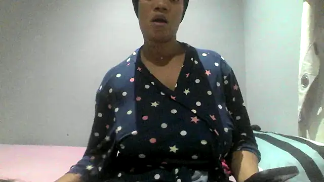 DustyLucy02 online show from May 2, 4:21 pm