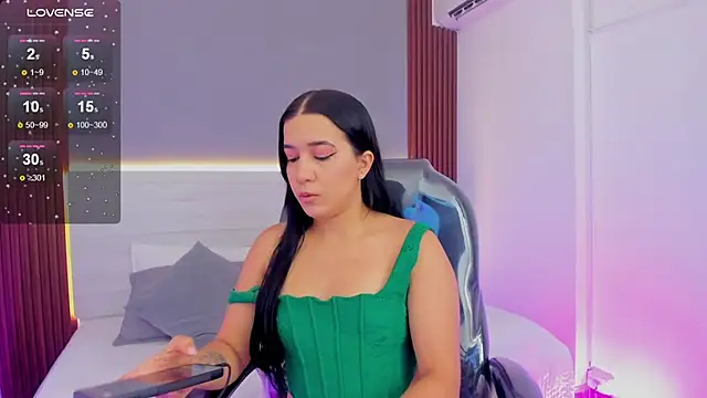 Amy Leah online show from December 1, 8:22 pm