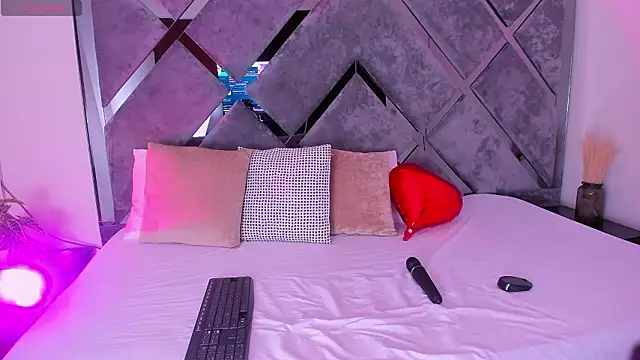 luciagray1 online show from March 2, 11:54 pm