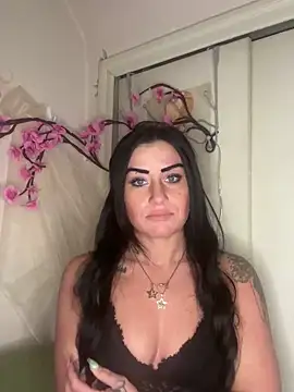 ValayaNoire online show from December 17, 12:16 am