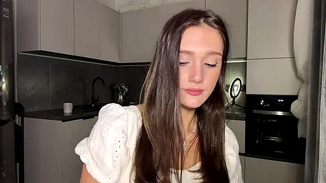 MagdaLavezzo online show from November 18, 2:40 pm