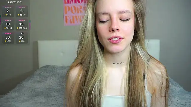 TiffinyMergist online show from March 13, 8:15 am