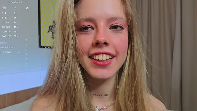 TiffinyMergist online show from March 17, 6:17 am