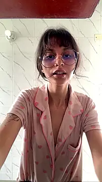 Tamara Aluna  online show from August 6, 2:24 pm