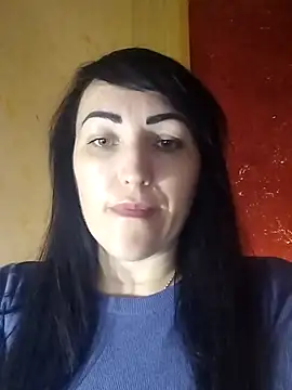 ArianaXFresh online show from December 3, 8:38 am