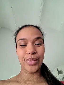 kyliecastell online show from November 27, 3:37 pm