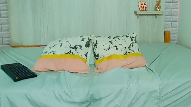 KATY LOWERY online show from November 15, 3:51 am