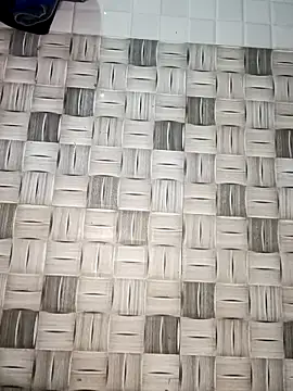 thuy-kieu online show from March 5, 9:10 pm