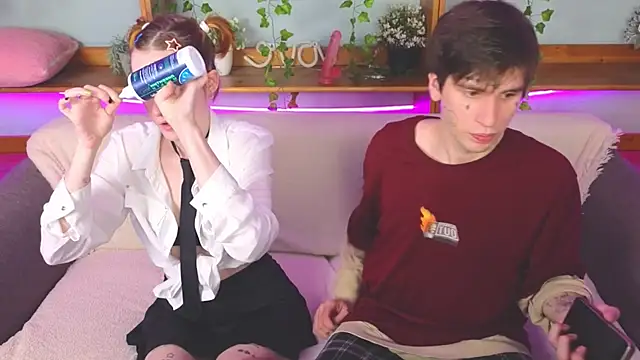 Danny loves Mary online show from May 24, 2:21 am
