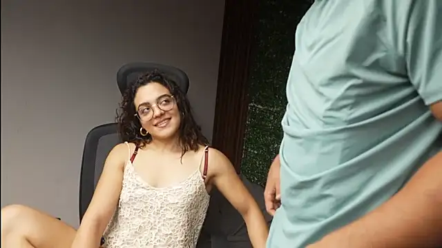 crimson heart1 online show from December 4, 1:46 pm