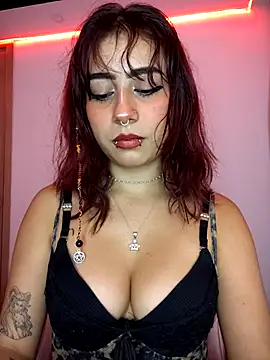 Sarah Lark- online show from March 4, 11:44 pm