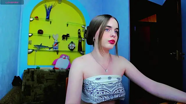 AlicaLOVEalisa777 online show from May 20, 6:27 pm