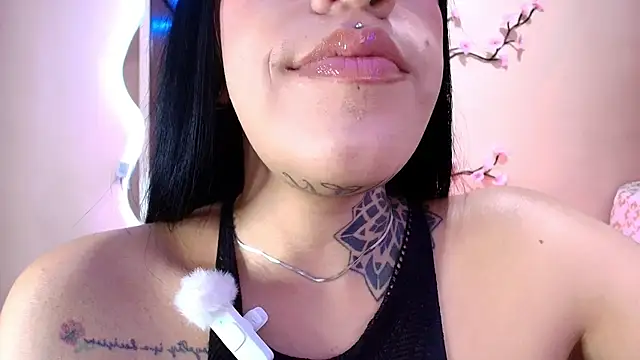 catte jensen online show from July 29, 6:02 am