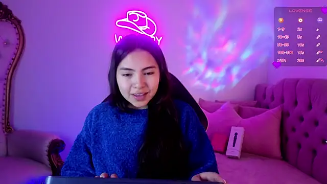 ISABELA TAY online show from July 3, 12:22 pm