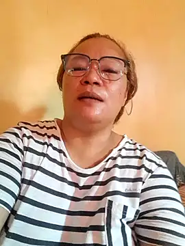 loriepinay46 online show from June 8, 8:04 am