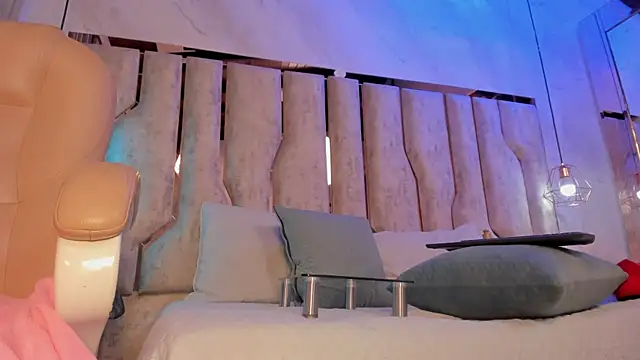 Caroline palmerr online show from February 15, 3:09 am