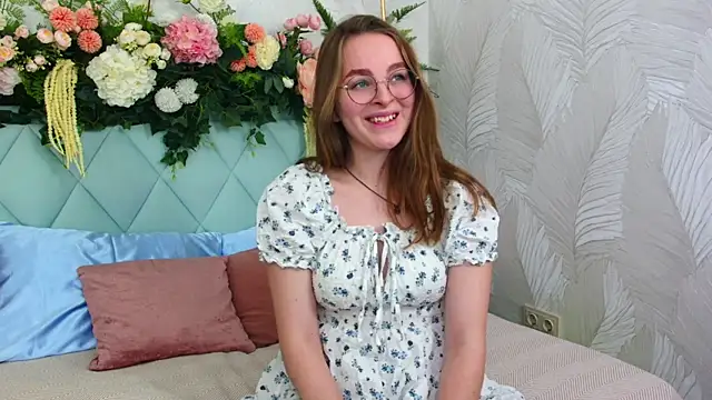 MadisonSmitt online show from December 22, 6:05 am