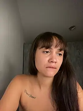 carolsapequinha online show from May 3, 4:49 am