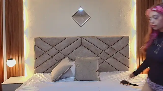 Laracooper  online show from March 9, 8:01 pm