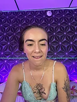 MelanyyJhonson15 online show from June 28, 9:10 pm