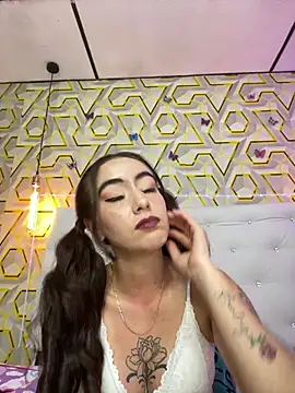 MelanyyJhonson15 online show from June 9, 1:38 am