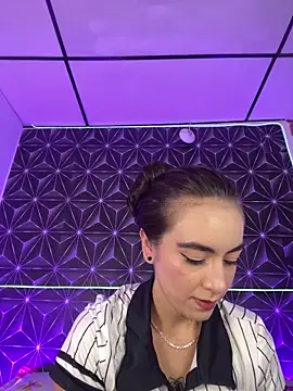 MelanyyJhonson15 online show from June 27, 9:10 pm