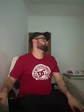 julianlondo111 online show from March 13, 4:58 am