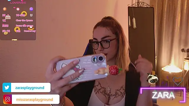 ZarasPlayground online show from April 30, 7:52 pm