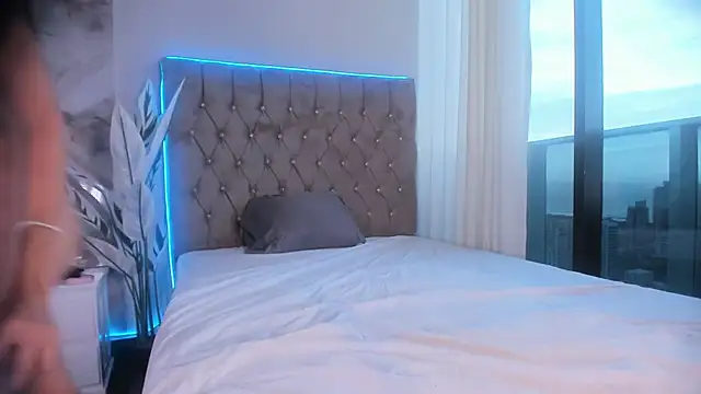 VanillaFlo online show from March 17, 5:44 am