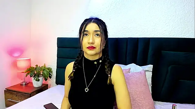 VictoriaRouge  online show from July 28, 8:34 pm