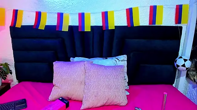 VictoriaRouge  online show from July 14, 8:57 pm