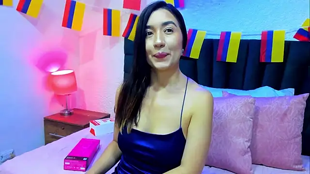 VictoriaRouge  online show from July 4, 9:21 pm