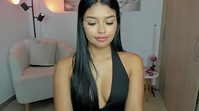 haileyflorez  online show from February 11, 6:42 pm