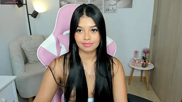 haileyflorez  online show from July 17, 4:00 pm