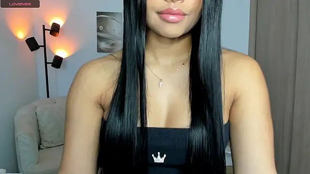 haileyflorez  online show from June 24, 3:11 pm