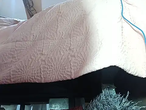 swetttmomy online show from December 5, 8:21 pm