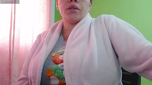 Rouse hot  online show from June 12, 12:46 pm