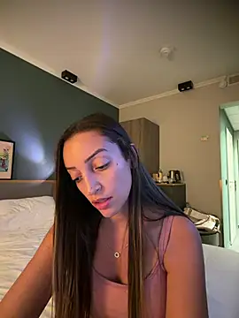 BelleLouise13 online show from July 25, 6:26 pm
