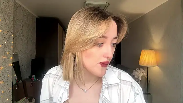 Emily lyy online show from November 20, 9:21 am