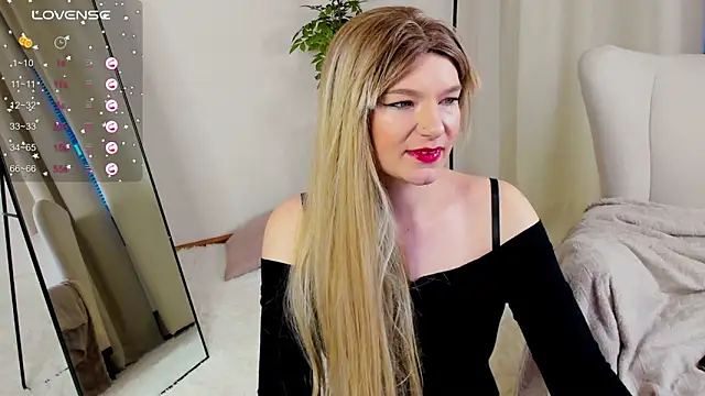 KiraRogers online show from November 23, 8:49 am