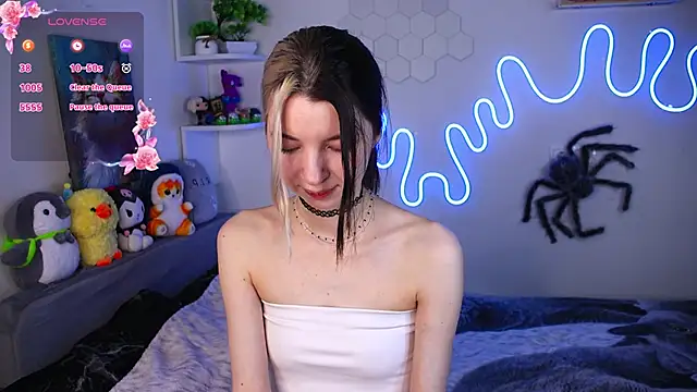 Emmie shy online show from May 2, 7:39 pm