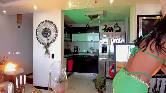 sofiasexhot online show from December 14, 1:17 pm