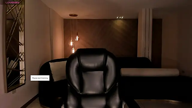 HaileyRoss  online show from June 8, 11:11 am