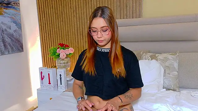 LondraBlush online show from June 23, 11:41 am