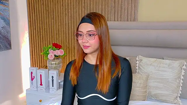 LondraBlush online show from June 13, 12:35 pm