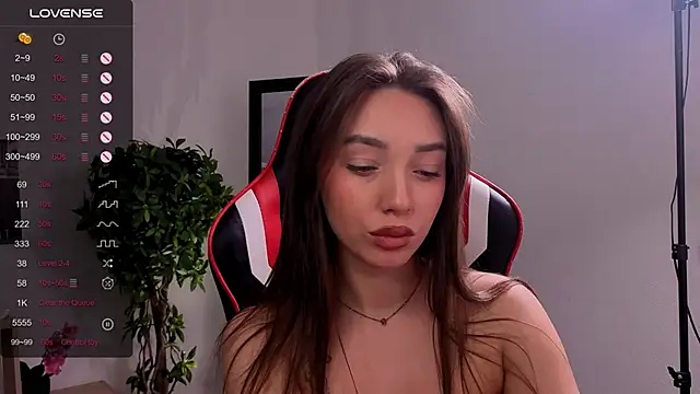 Emilia mala online show from December 1, 8:11 pm