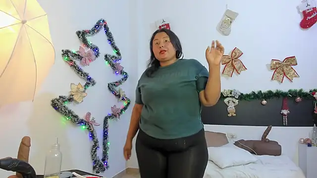 BWW-CINDY11 online show from December 23, 3:43 am