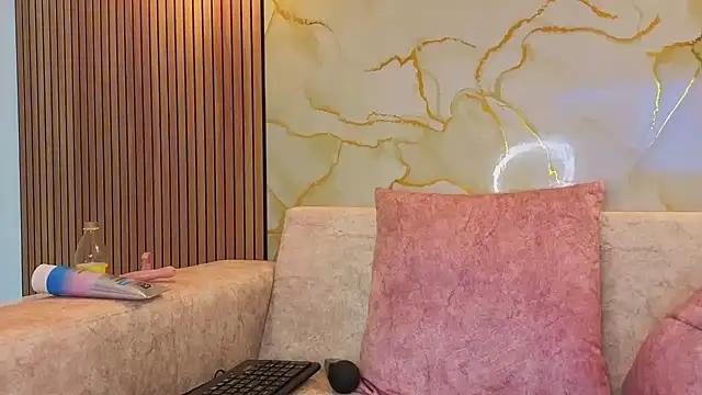 Kendall curves online show from July 20, 12:57 am